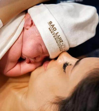 开云登录入口-欢迎你,玛维埃,我的生命!内马尔女儿10月6日出生