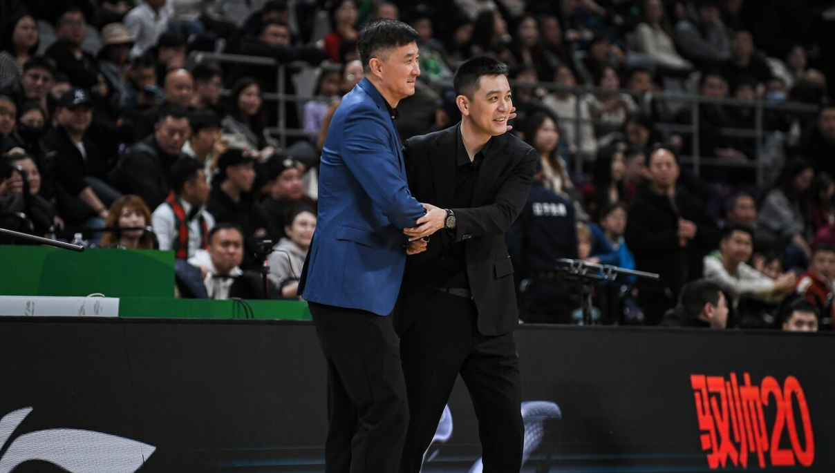 Kaiyun Sports-开云体育-麦基调侃“20分算个P”+球迷现场喊“下课” 杜锋时代要结束了？